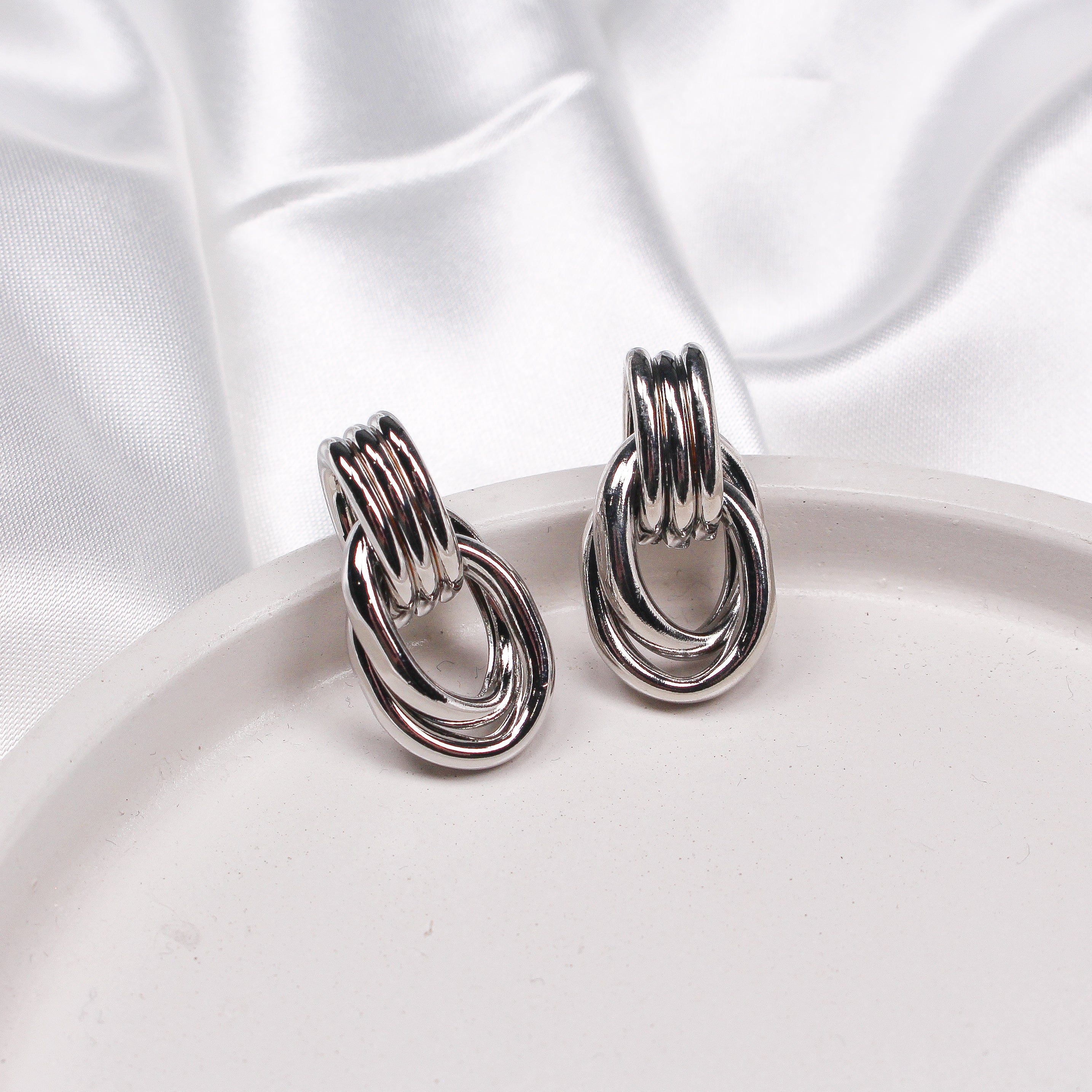 JADE EARRINGS SILVER - Black & Bloom