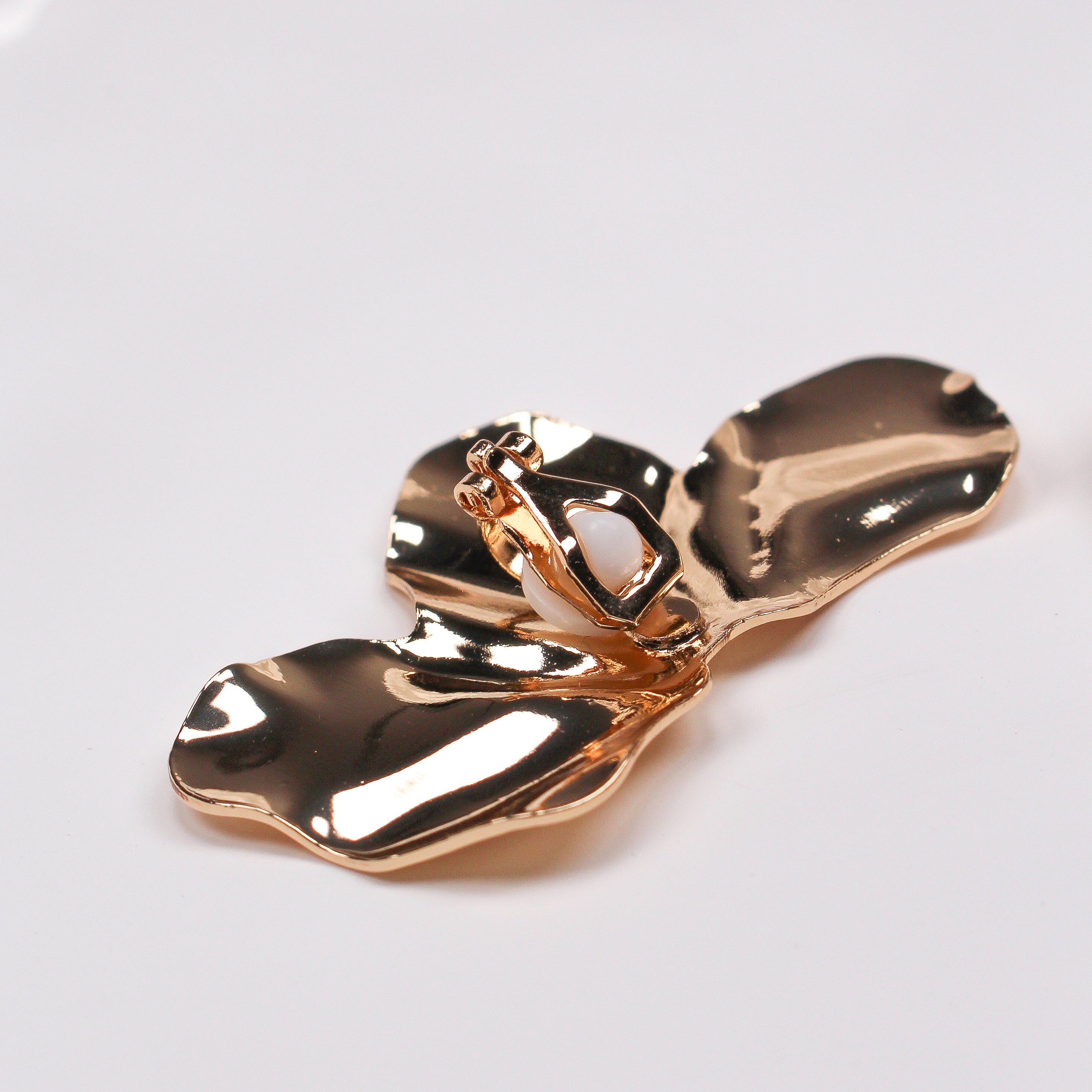 OLIVIA - GOLD (CLIP ON) - Black & Bloom