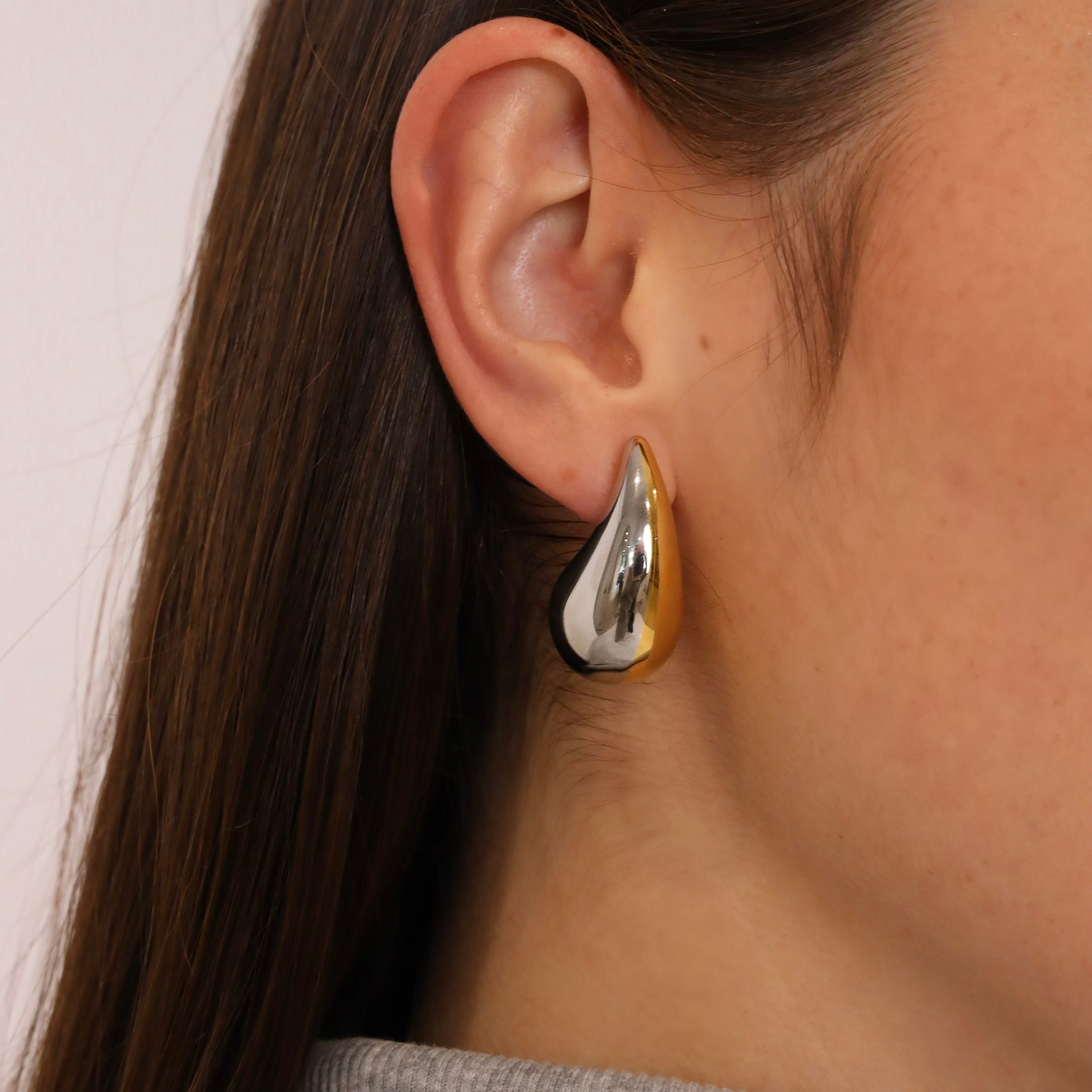 AVA EARRINGS TWO TONE - Black & Bloom