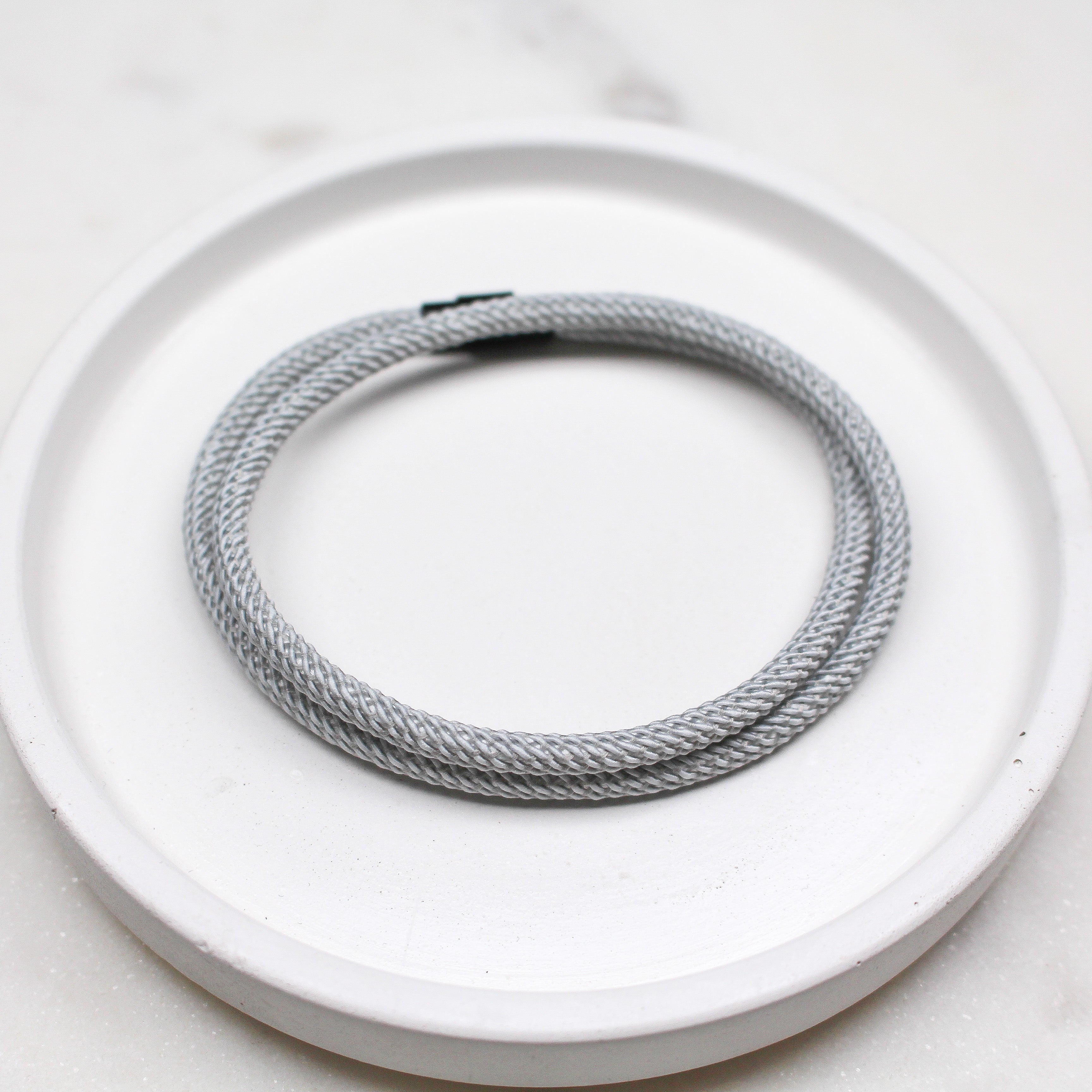 TYLER BRACELET GREY - Black & Bloom