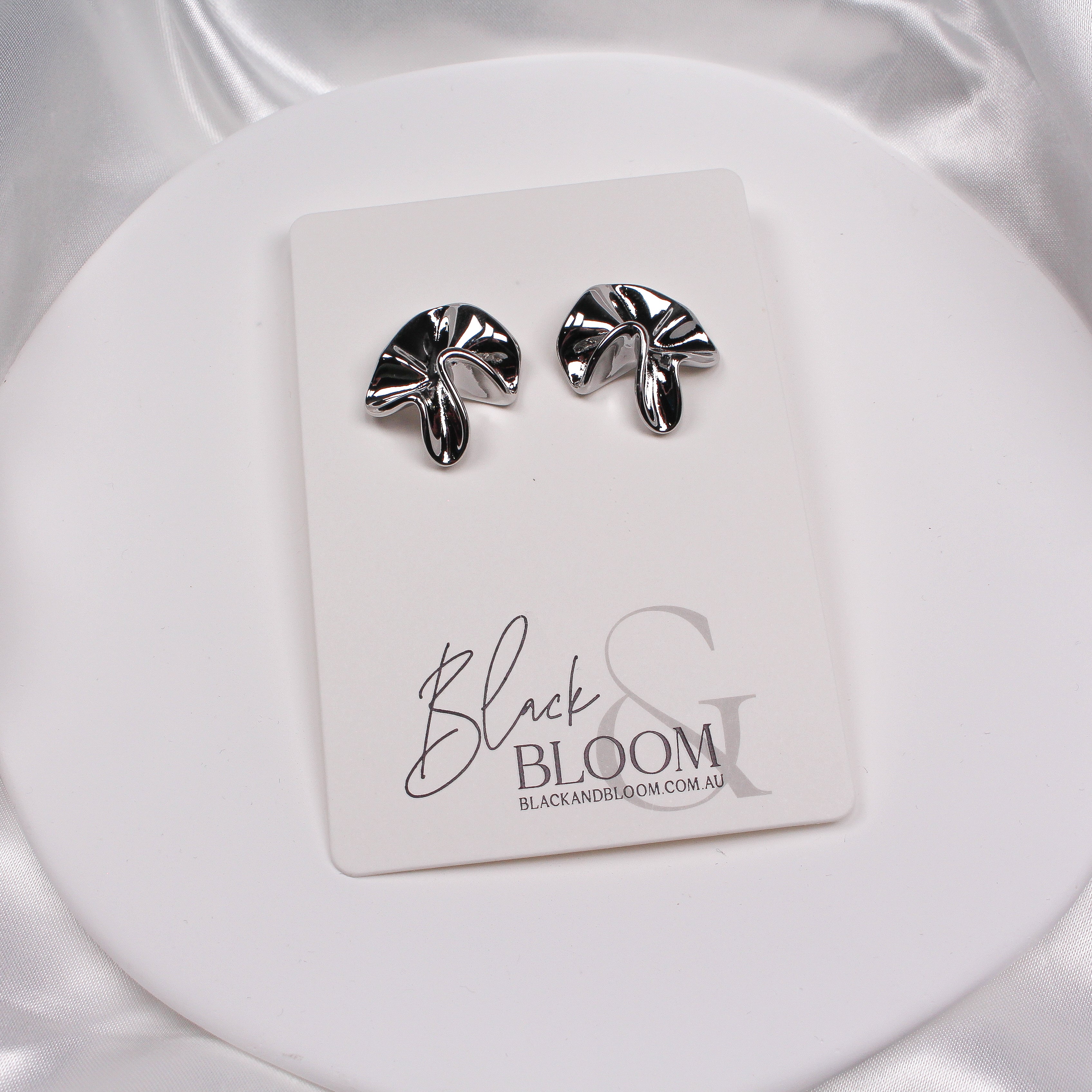 RHODES EARRINGS SILVER - Black & Bloom