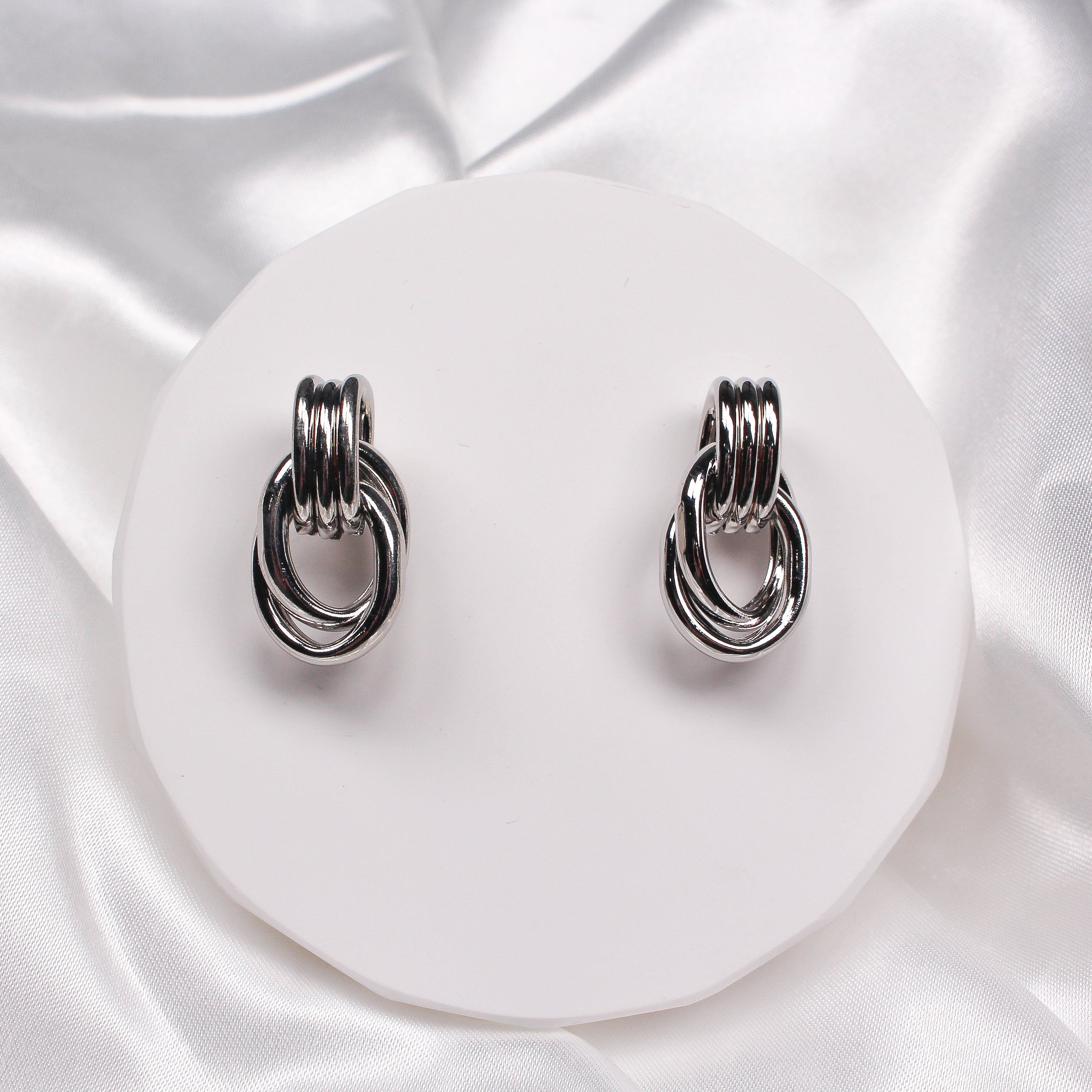 JADE EARRINGS SILVER - Black & Bloom