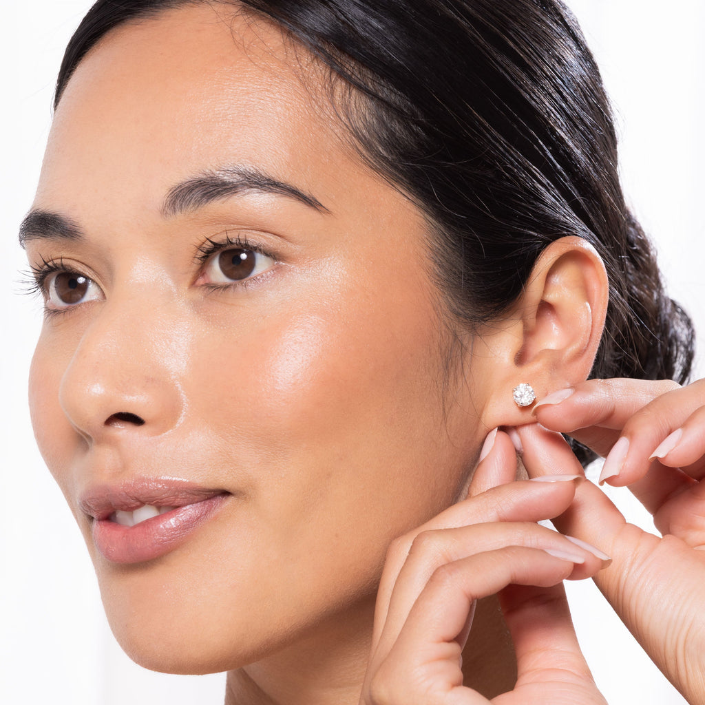 ROUND MOISSANITE EARRINGS - Black & Bloom
